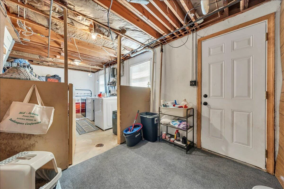 3077 Woodway RD - Photo 27