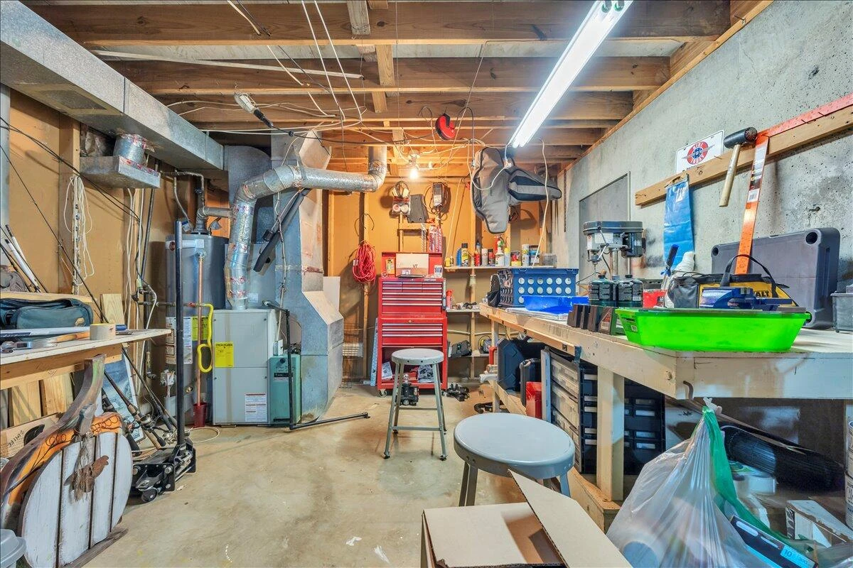 3077 Woodway RD - Photo 30