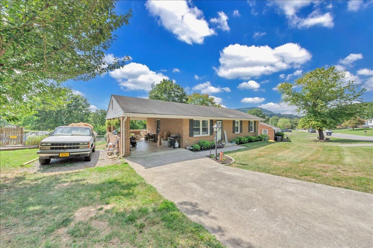 3077 Woodway RD - Photo 35