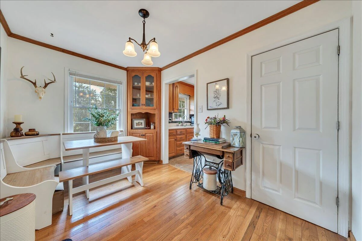 3077 Woodway RD - Photo 6