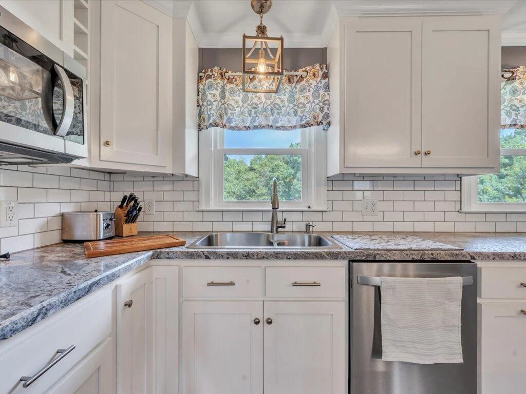 185 Montview AVE - Photo 11