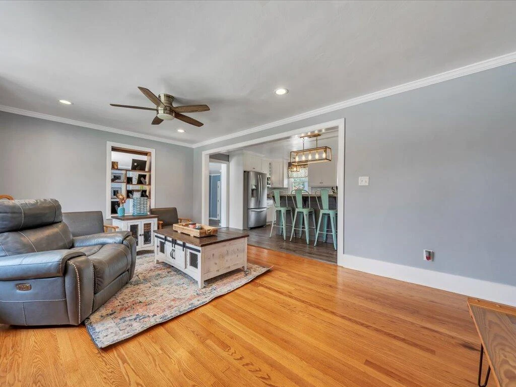 185 Montview AVE - Photo 2