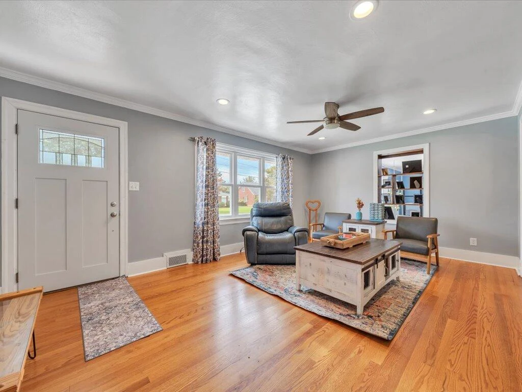 185 Montview AVE - Photo 3