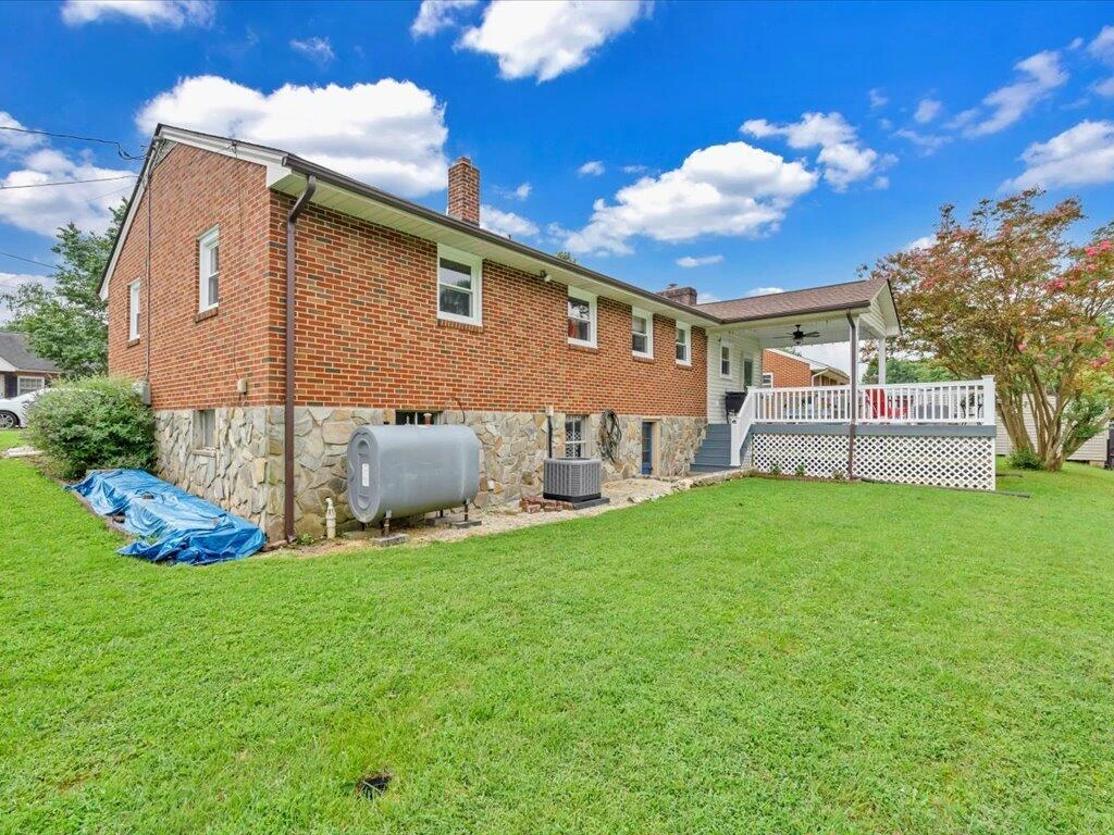 185 Montview AVE - Photo 37