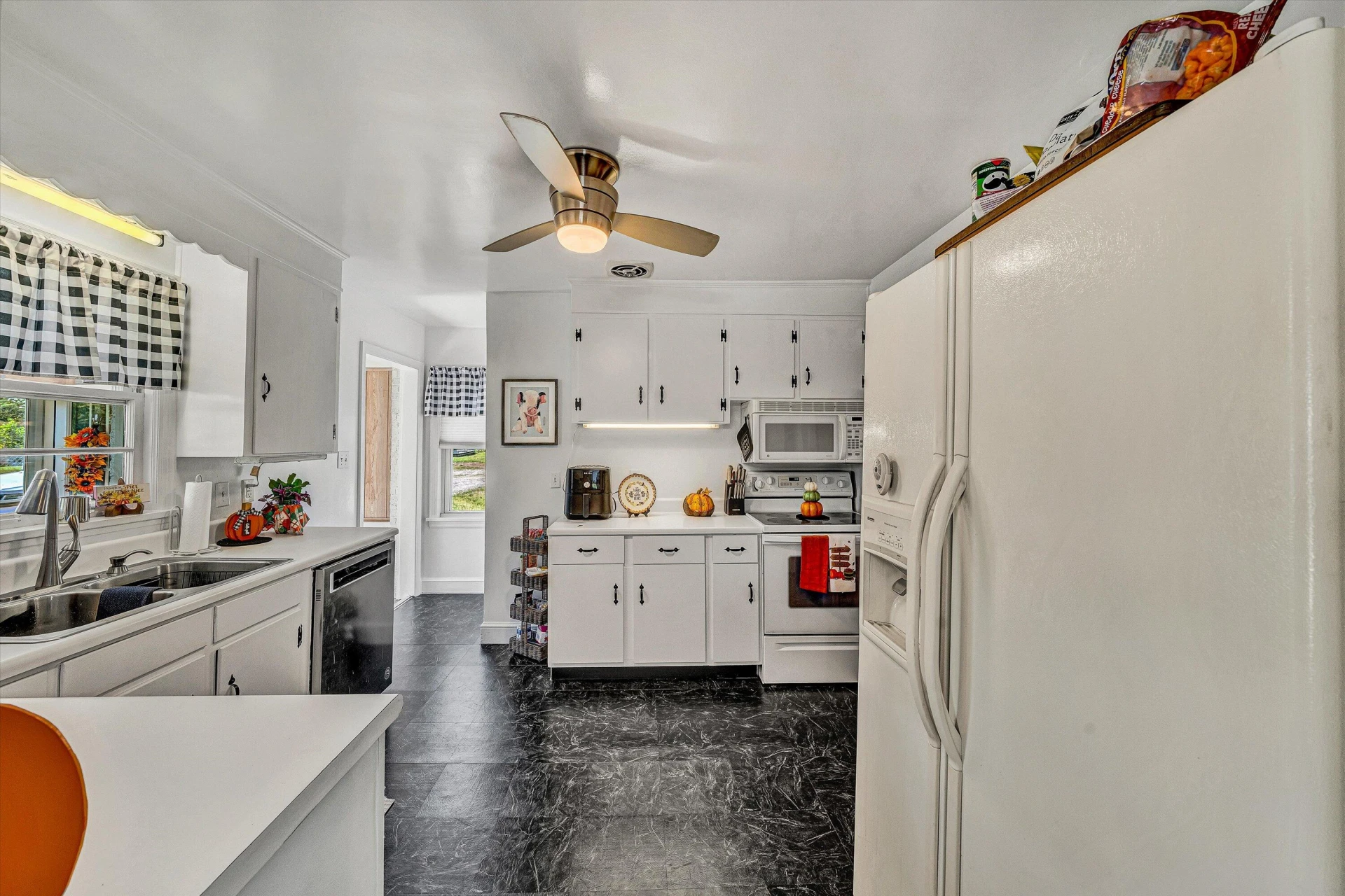 1121 Nover AVE - Photo 8