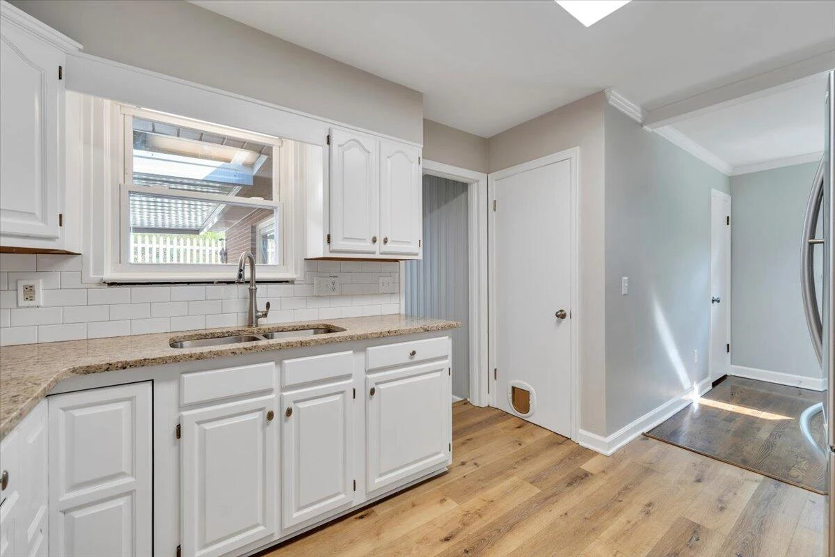 2413 Brambleton AVE SW - Photo 11
