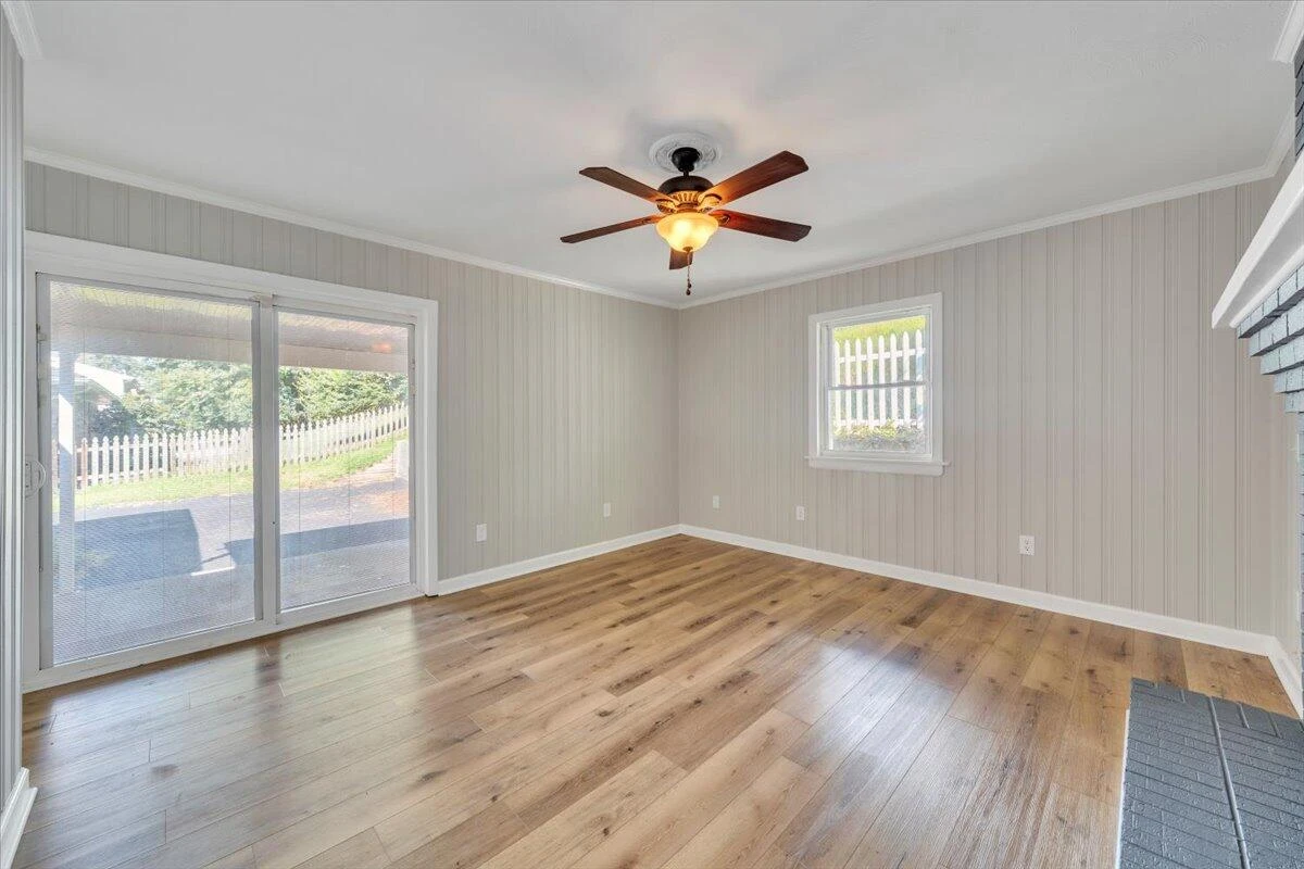 2413 Brambleton AVE SW - Photo 16