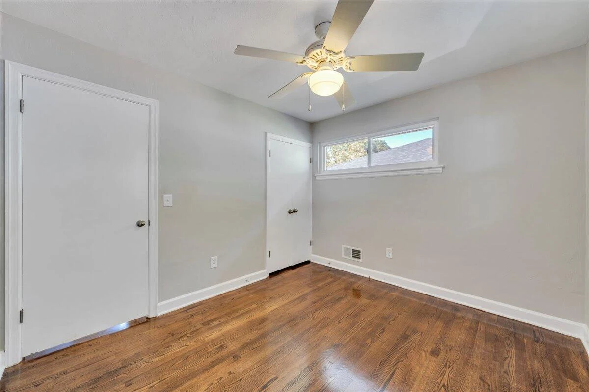 2413 Brambleton AVE SW - Photo 17
