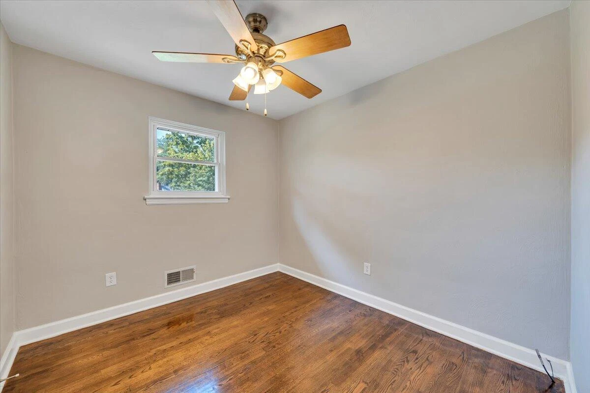 2413 Brambleton AVE SW - Photo 22