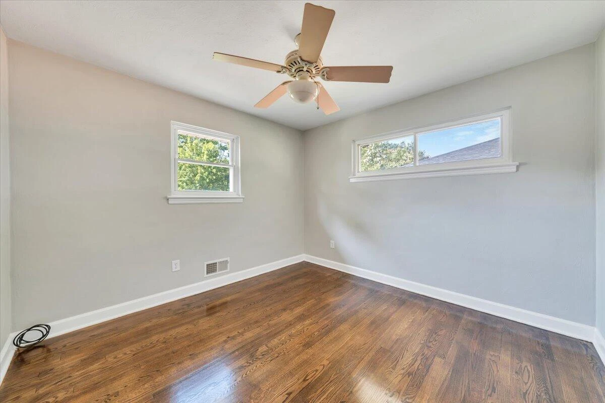 2413 Brambleton AVE SW - Photo 24