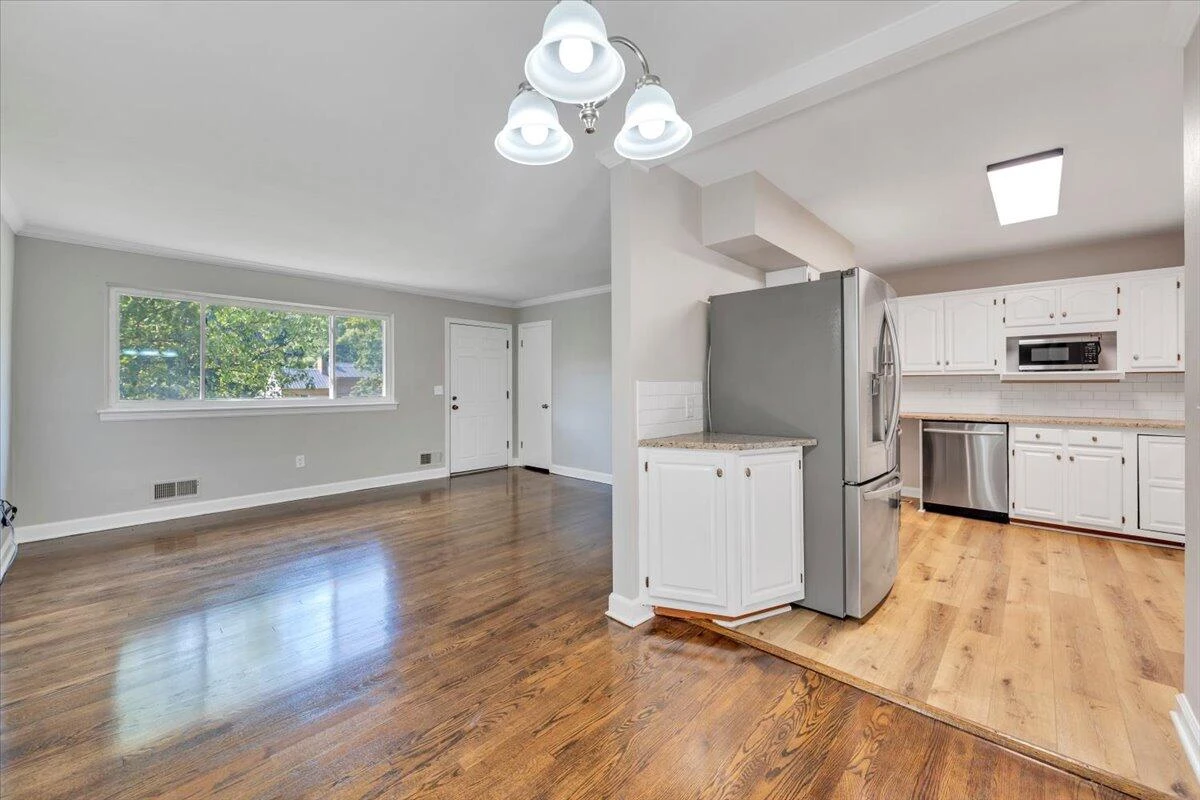 2413 Brambleton AVE SW - Photo 31