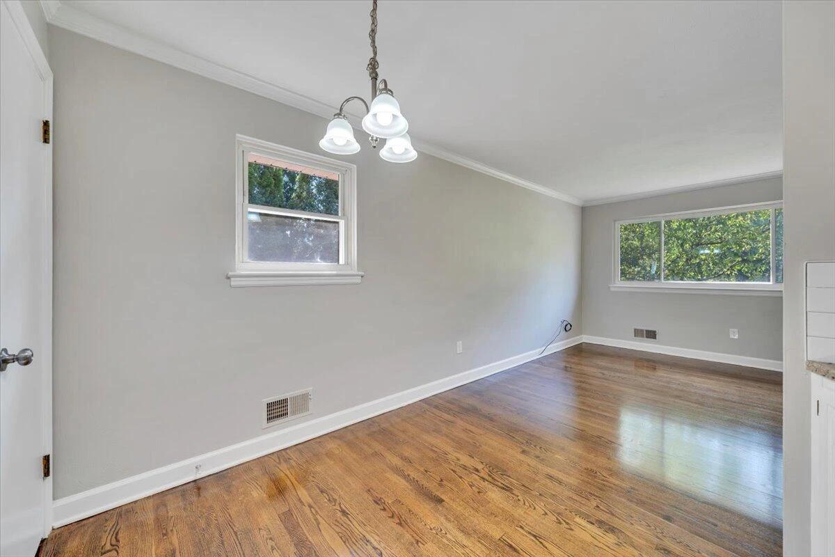2413 Brambleton AVE SW - Photo 32