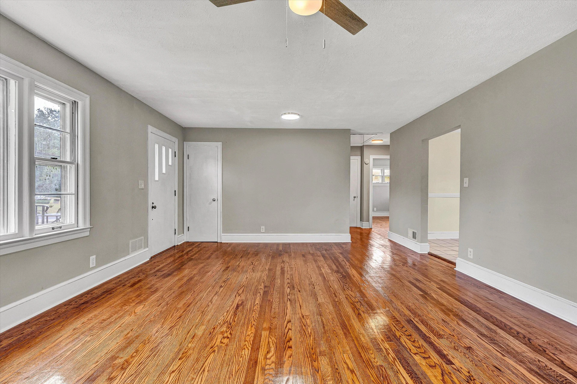 3725 Colonial AVE - Photo 4