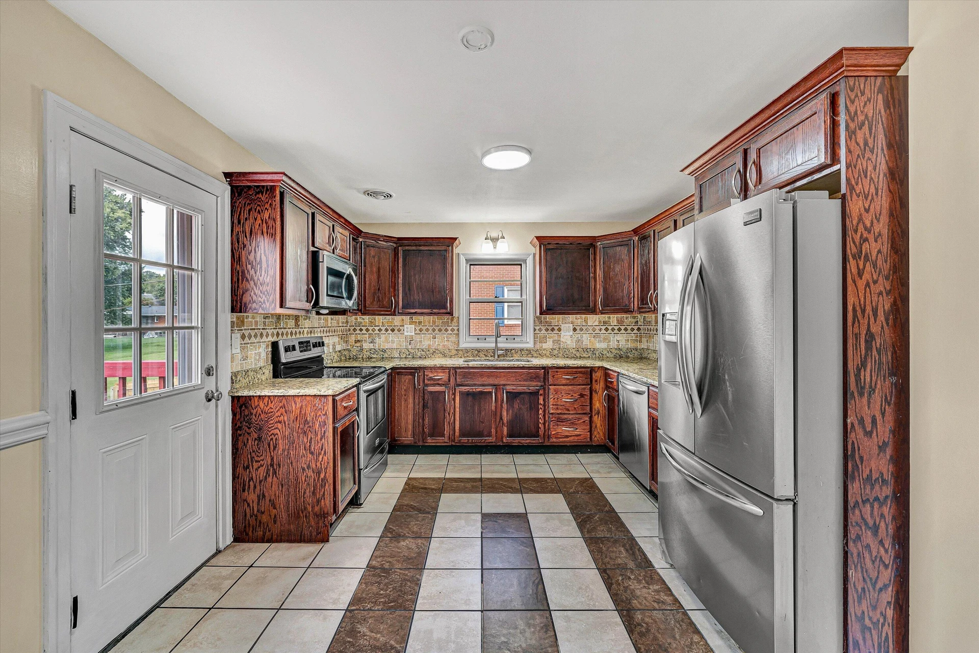 3725 Colonial AVE - Photo 6