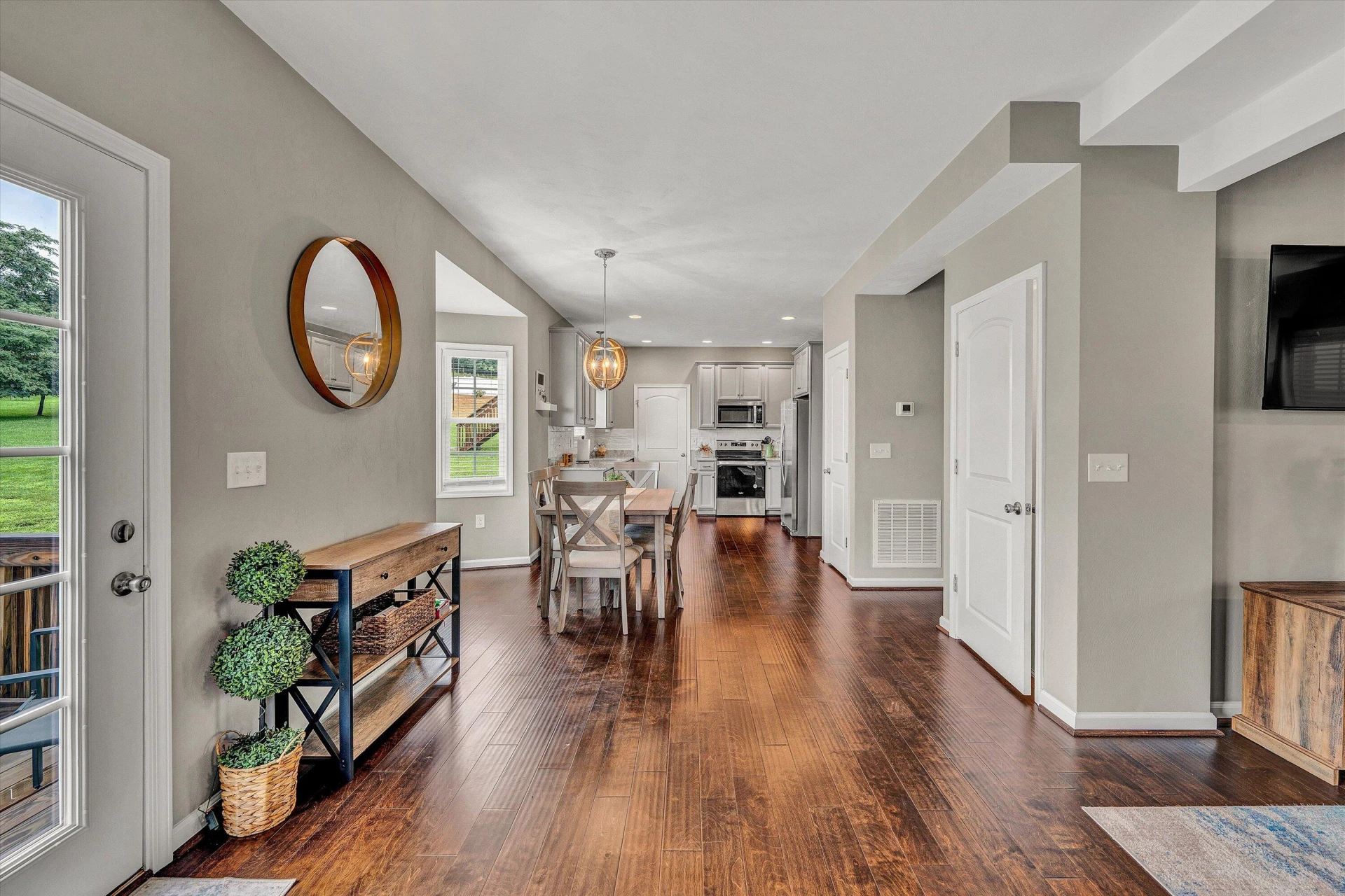 209 Edgemont DR - Photo 10
