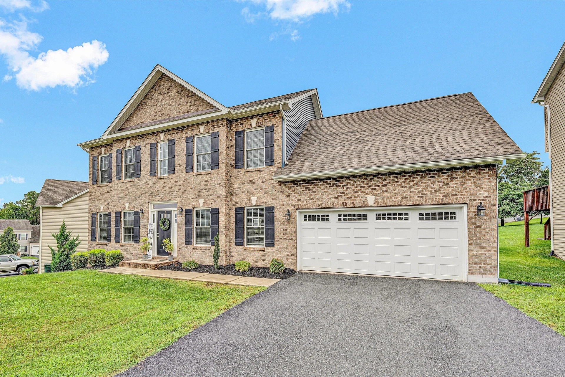 209 Edgemont DR - Photo 2