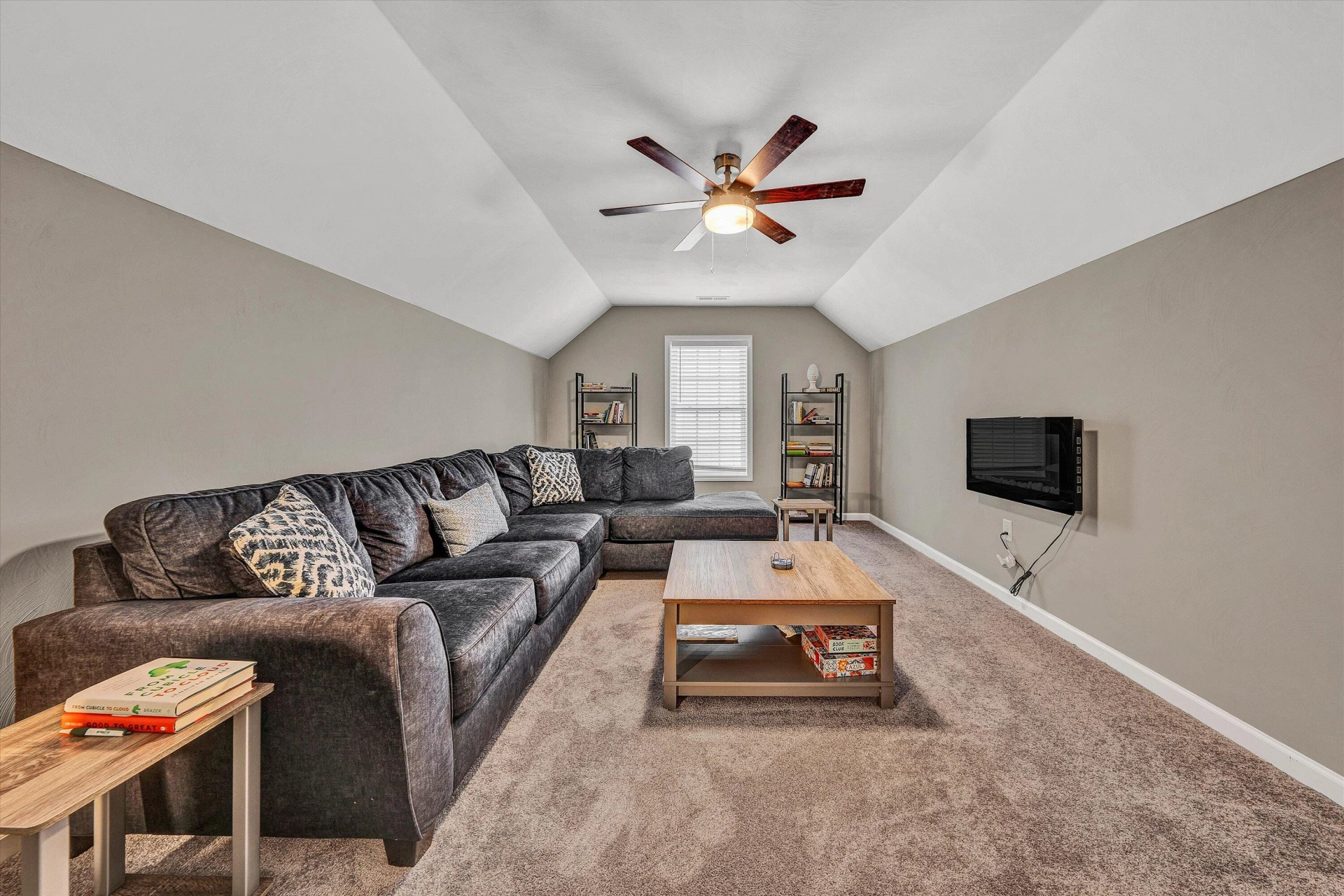 209 Edgemont DR - Photo 25