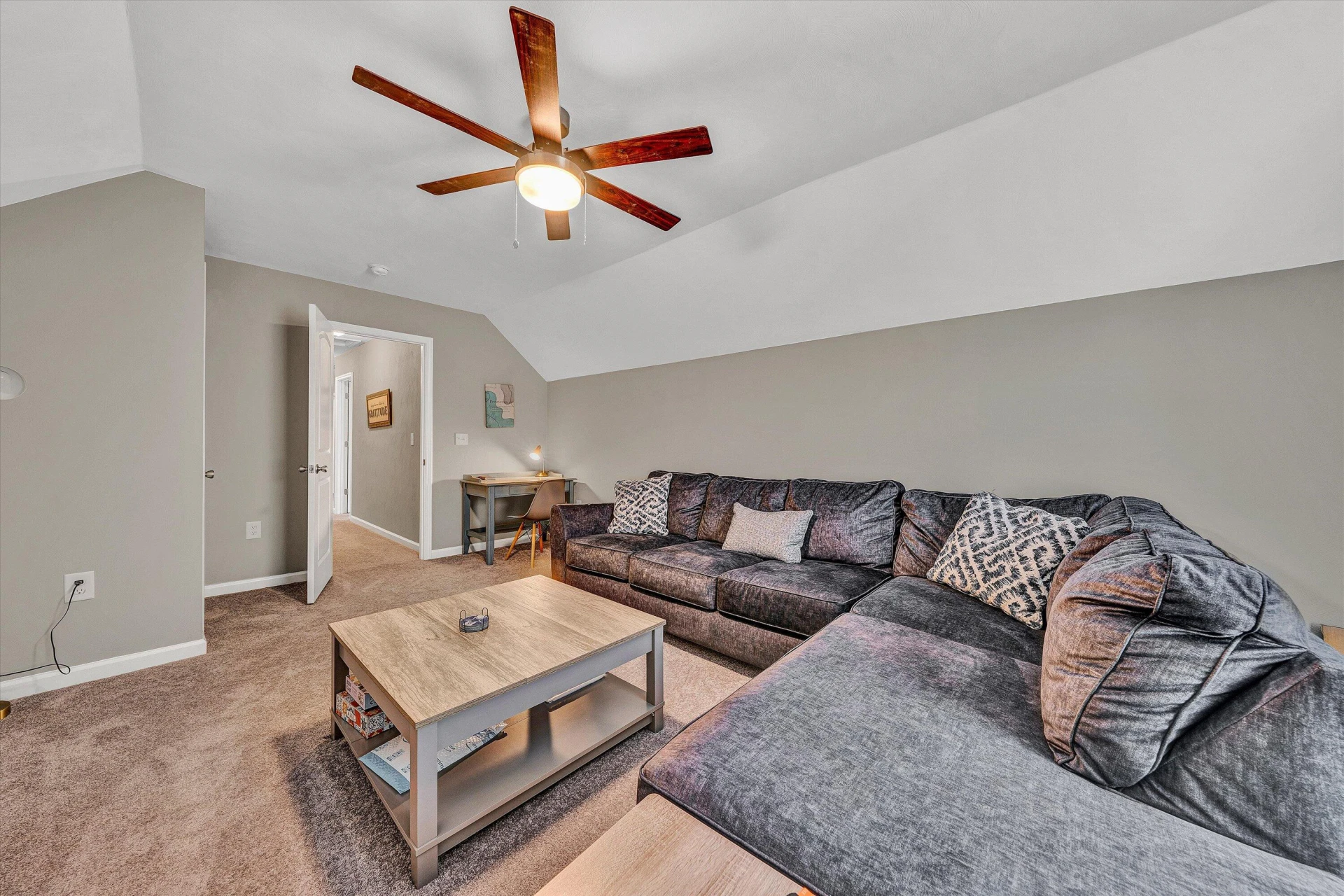 209 Edgemont DR - Photo 26