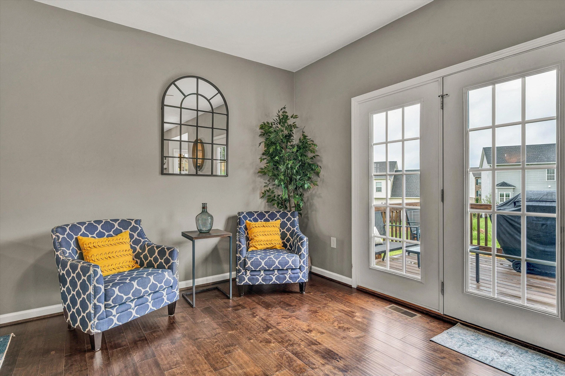 209 Edgemont DR - Photo 8
