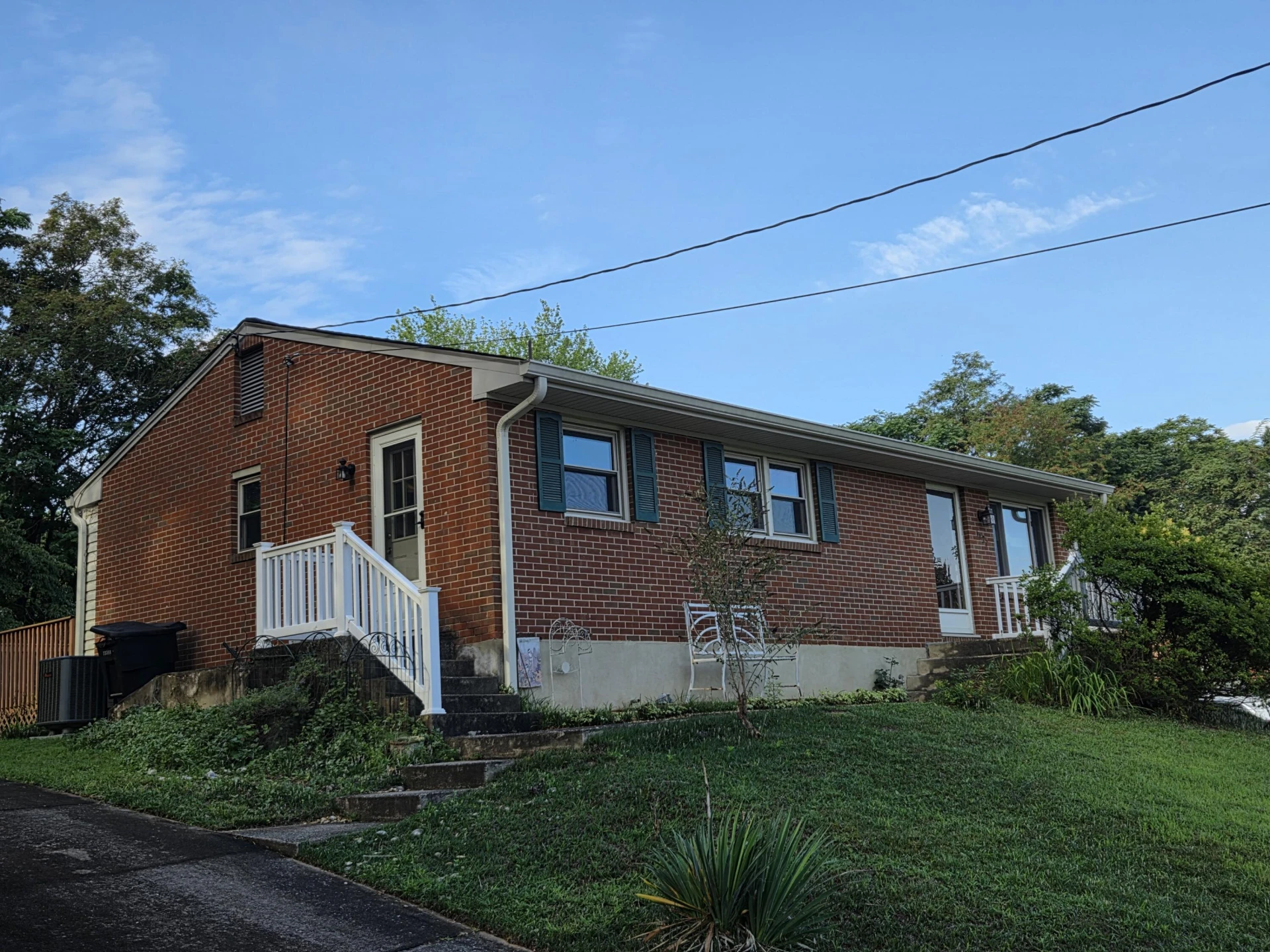 1427 LORI DR