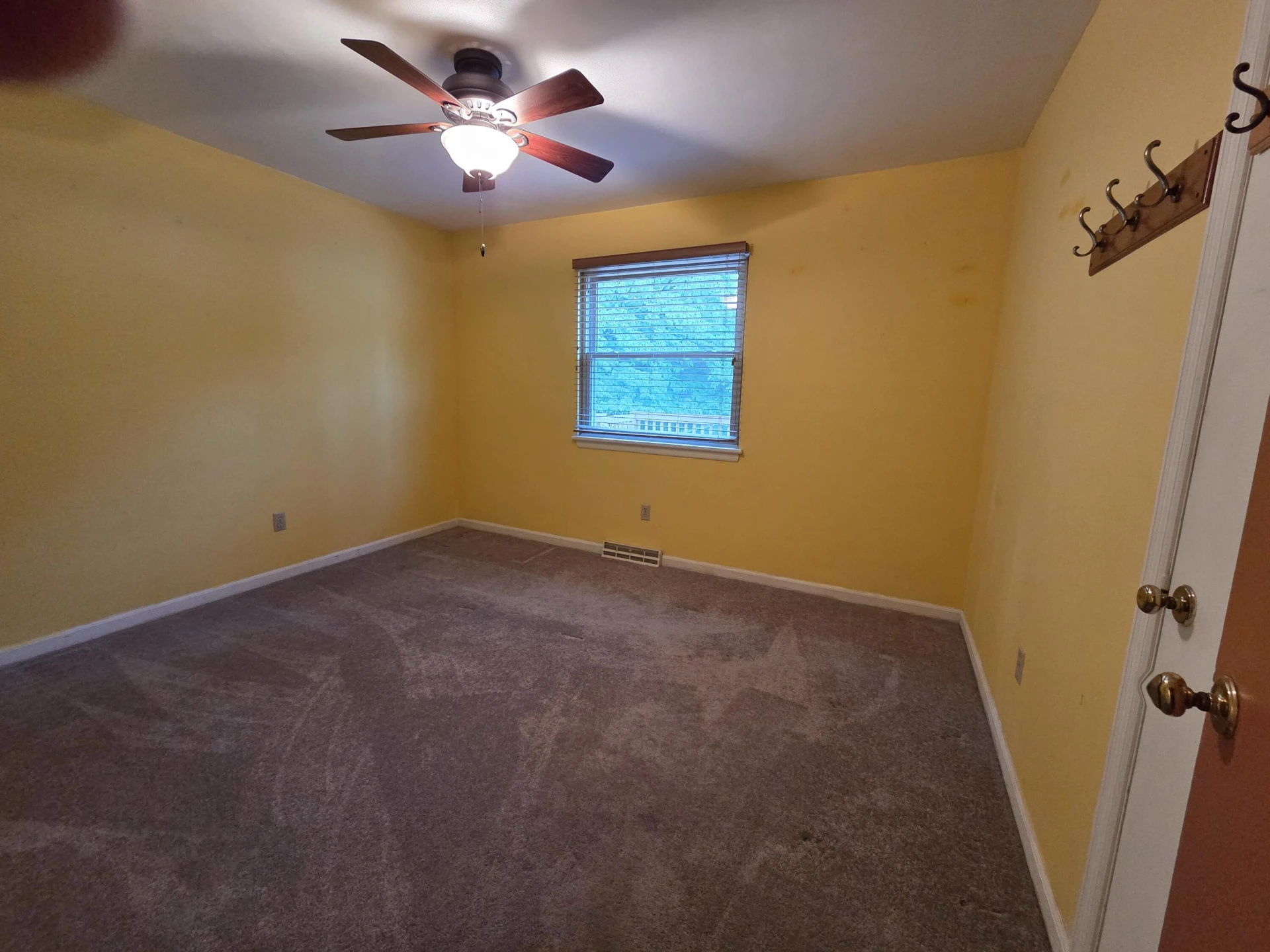 1427 LORI DR - Photo 10