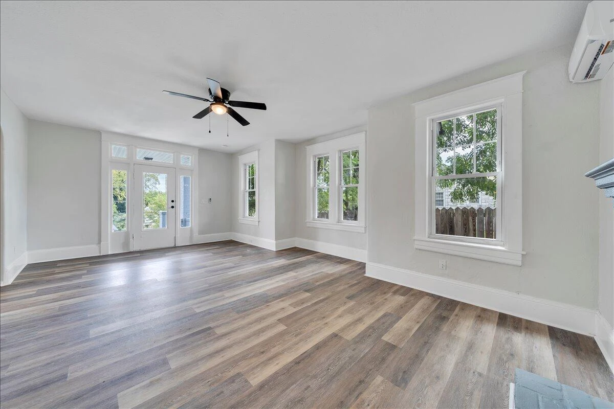 1131 Grayson AVE NW - Photo 12