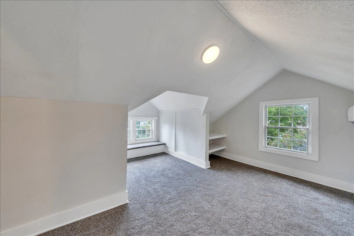 1131 Grayson AVE NW - Photo 33
