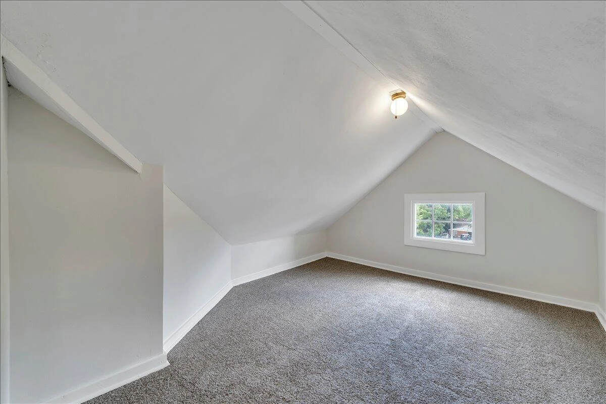 1131 Grayson AVE NW - Photo 36