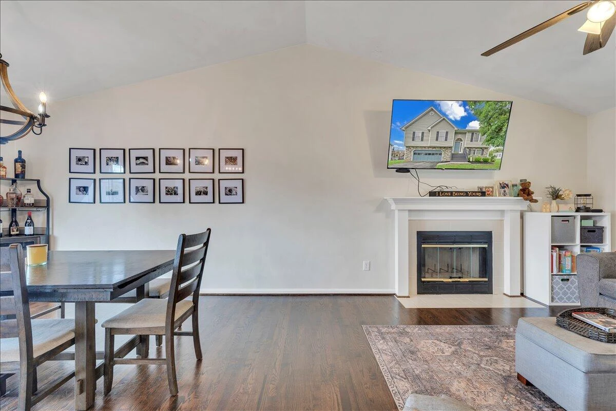 2414 Carlsbad CIR - Photo 11