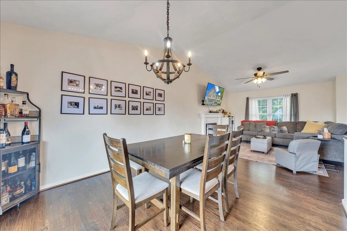 2414 Carlsbad CIR - Photo 14