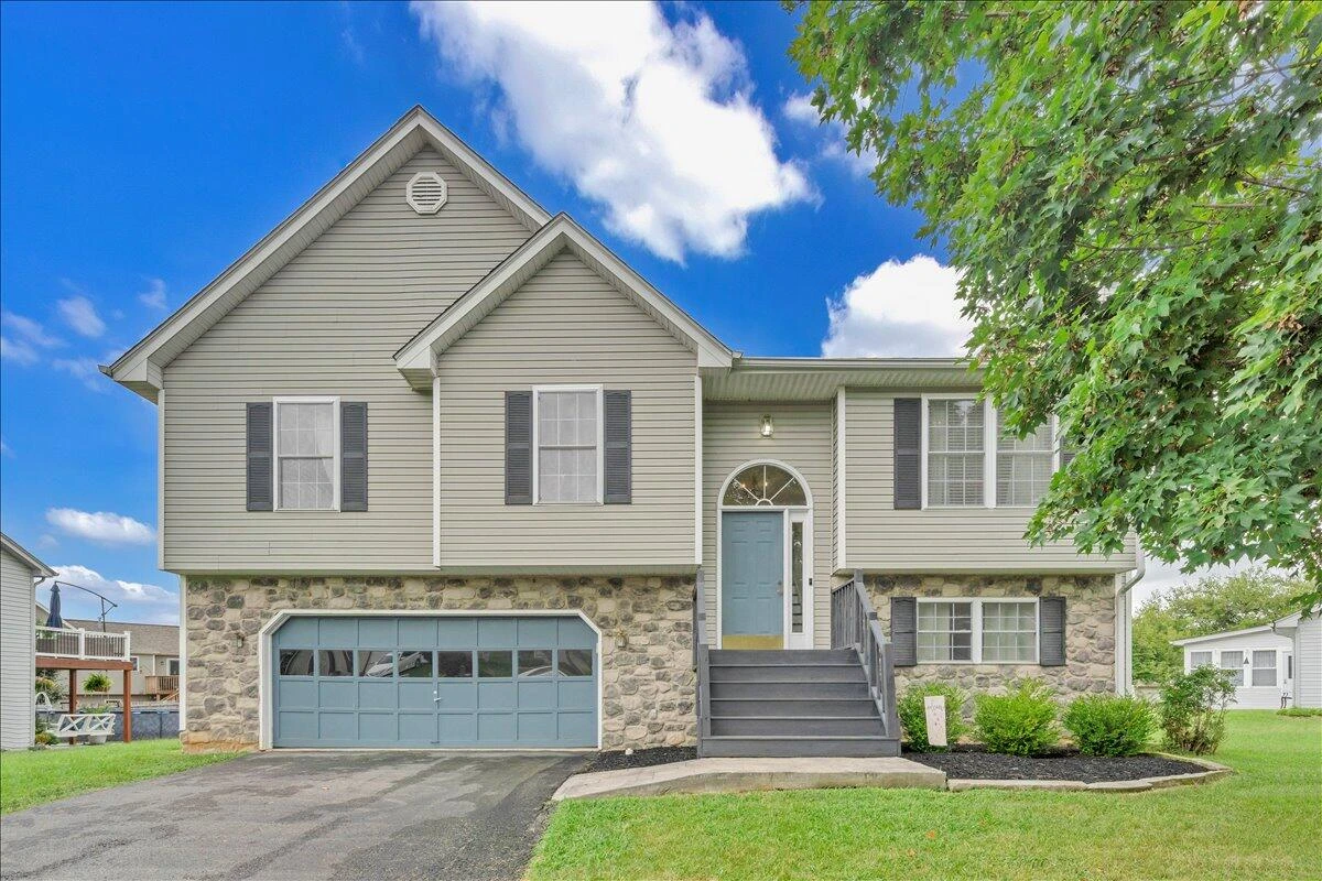 2414 Carlsbad CIR - Photo 4