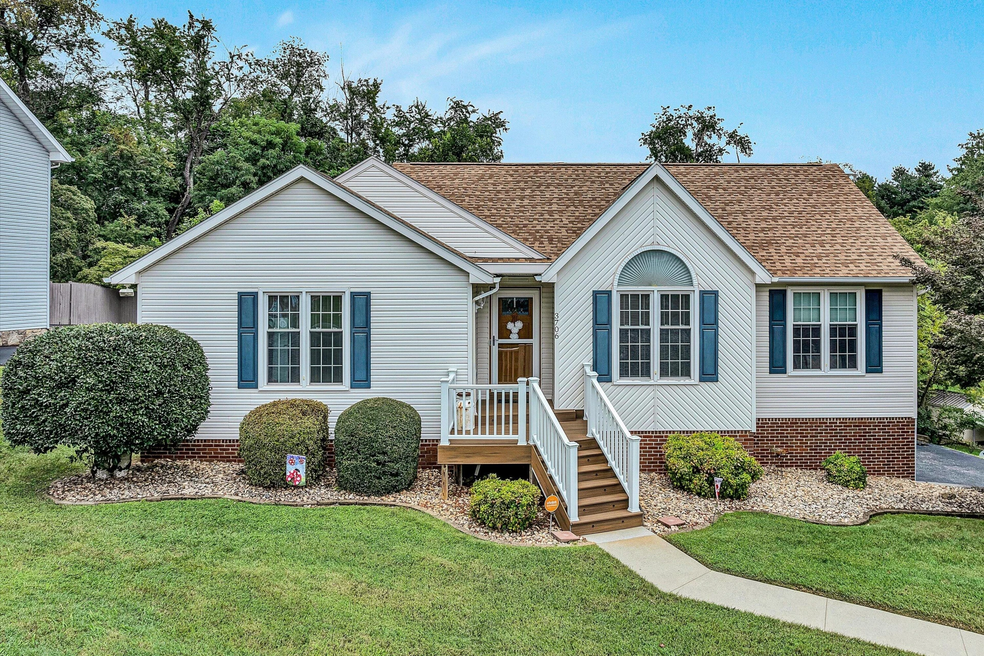 3706 Derby DR