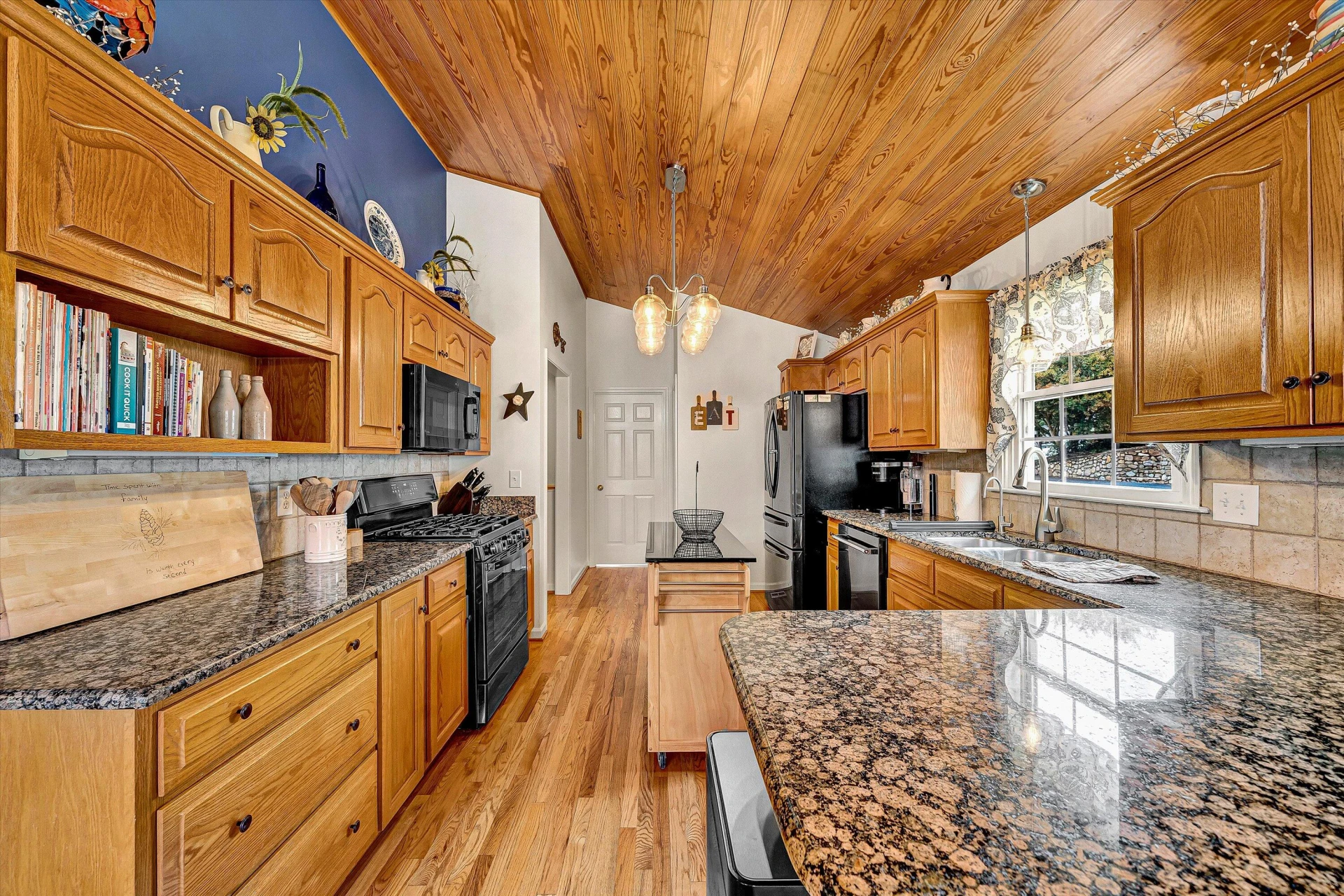 3706 Derby DR - Photo 10