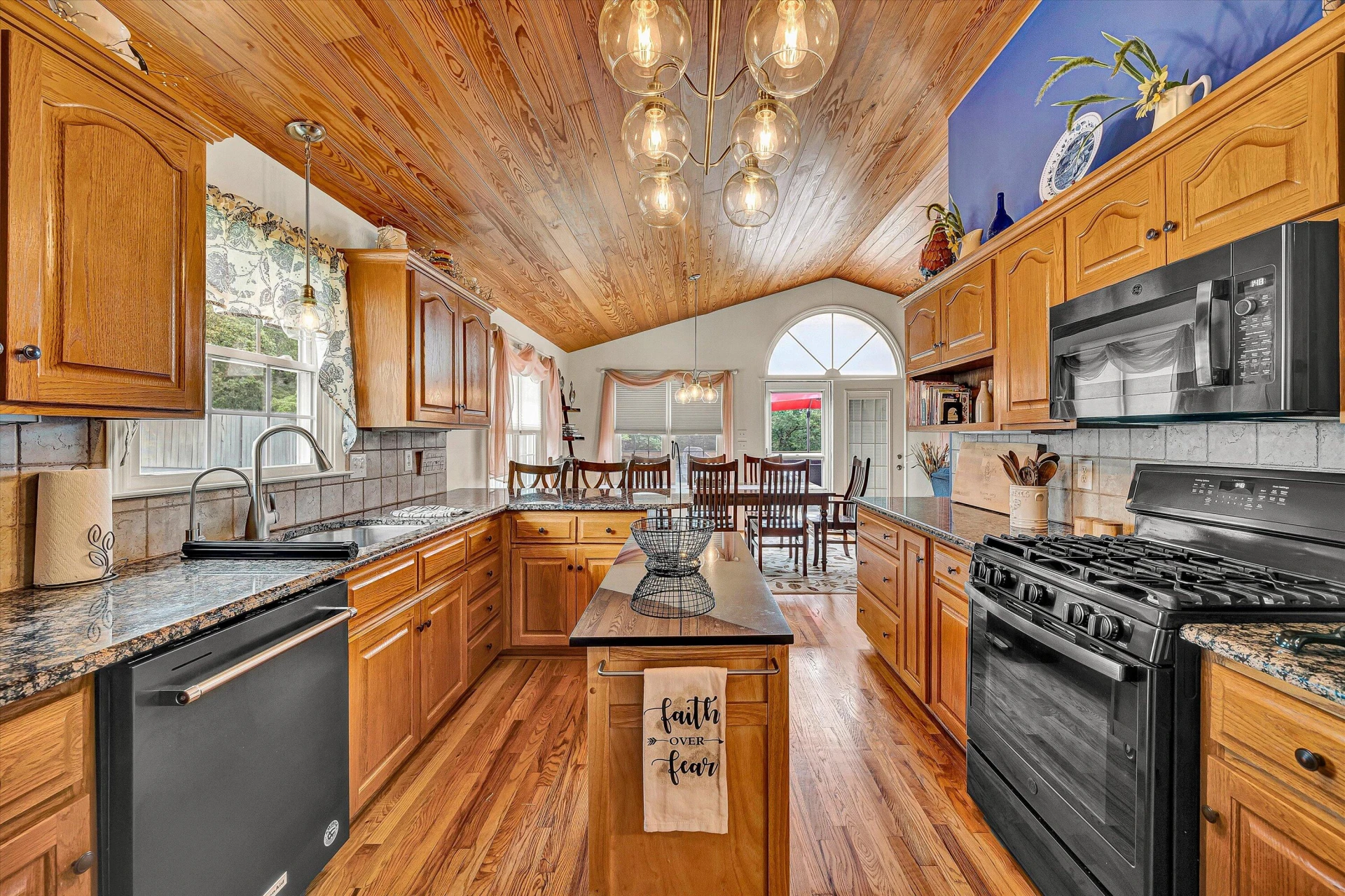 3706 Derby DR - Photo 12