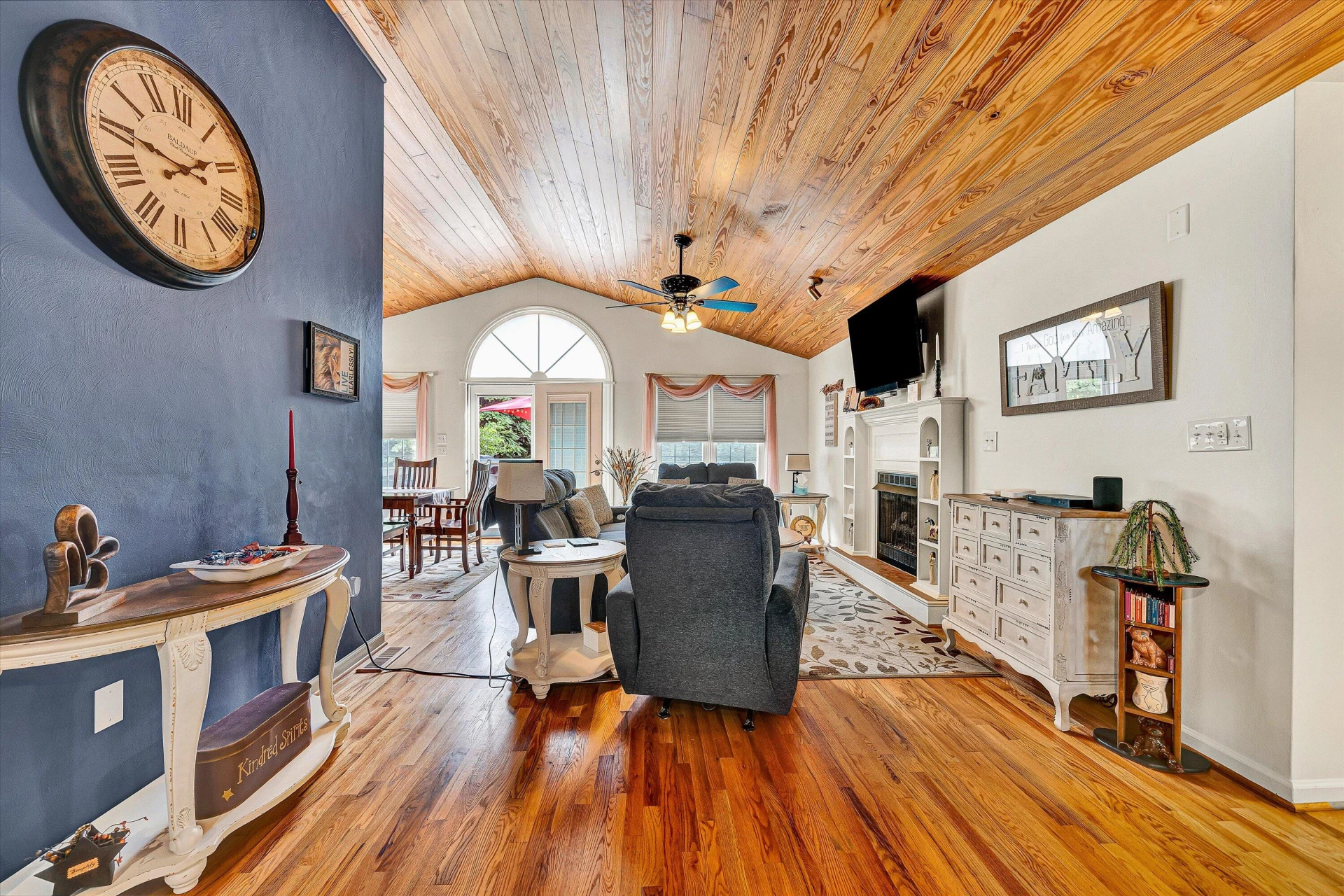 3706 Derby DR - Photo 5