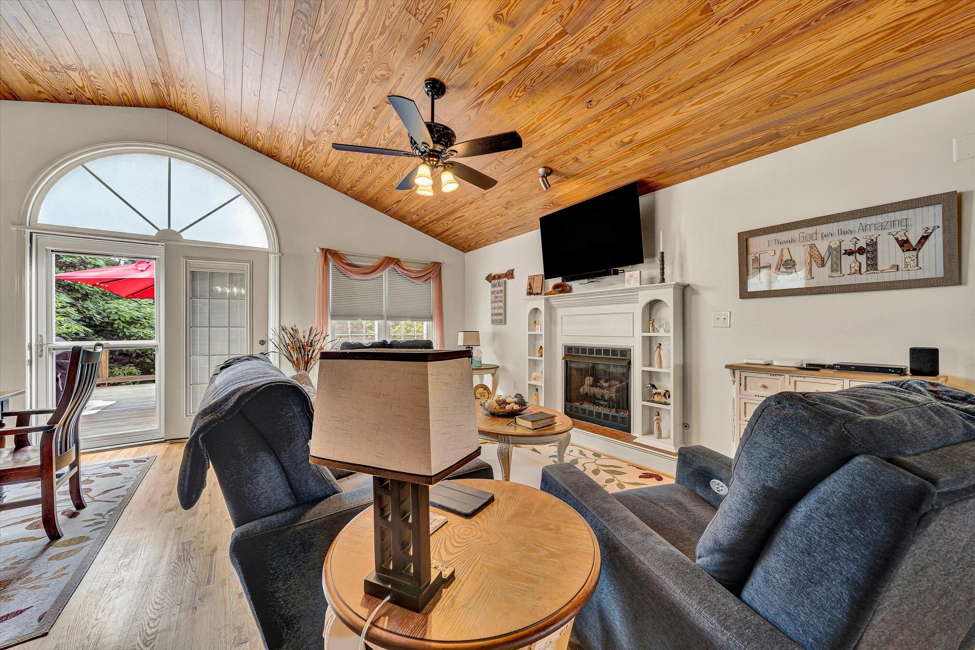 3706 Derby DR - Photo 6