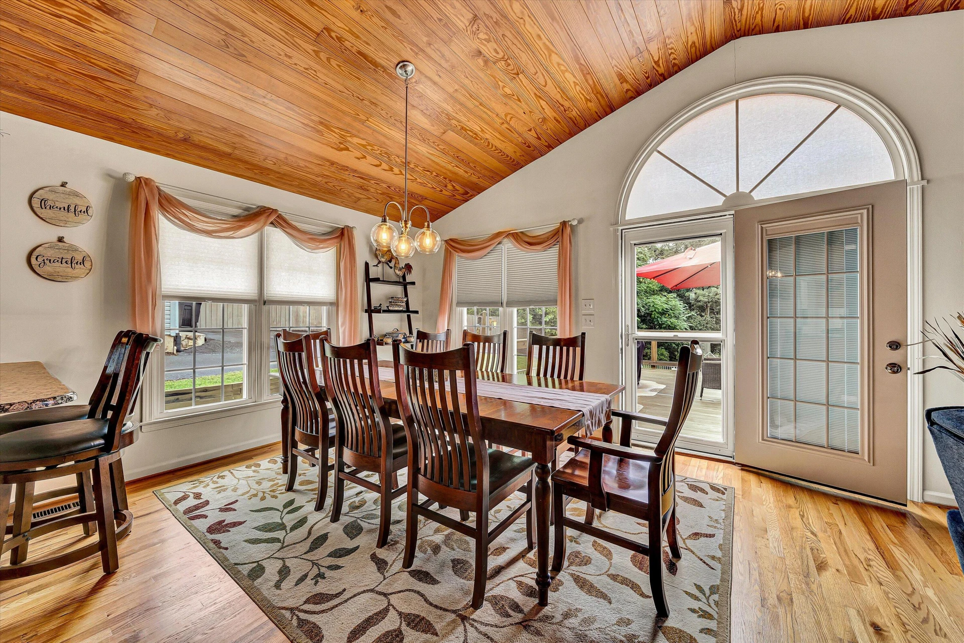 3706 Derby DR - Photo 8