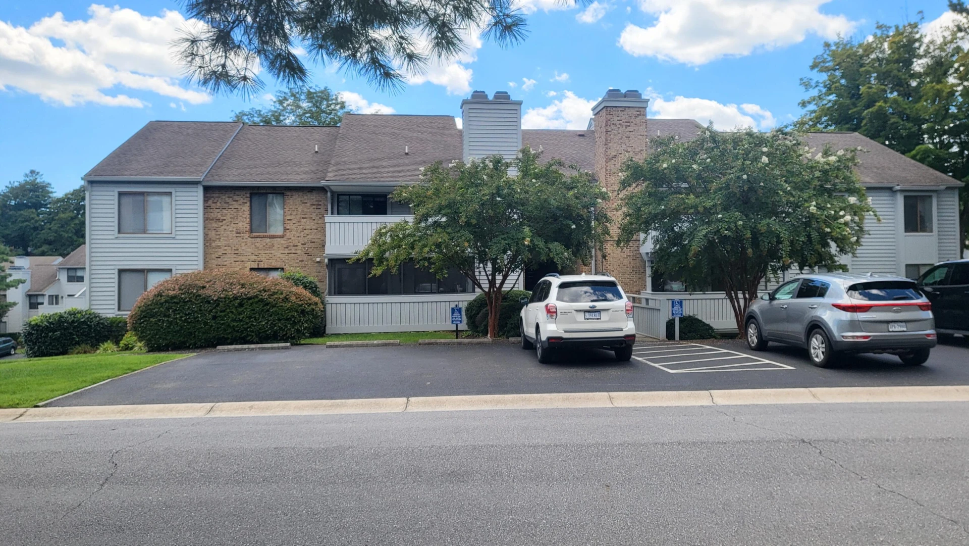 2513 Gatehouse LN