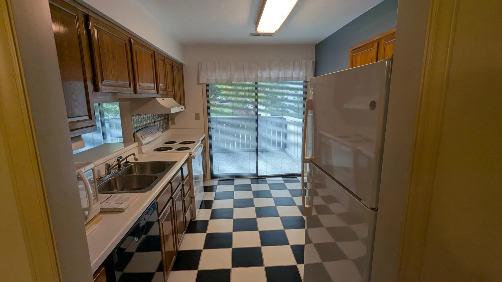 2513 Gatehouse LN - Photo 3