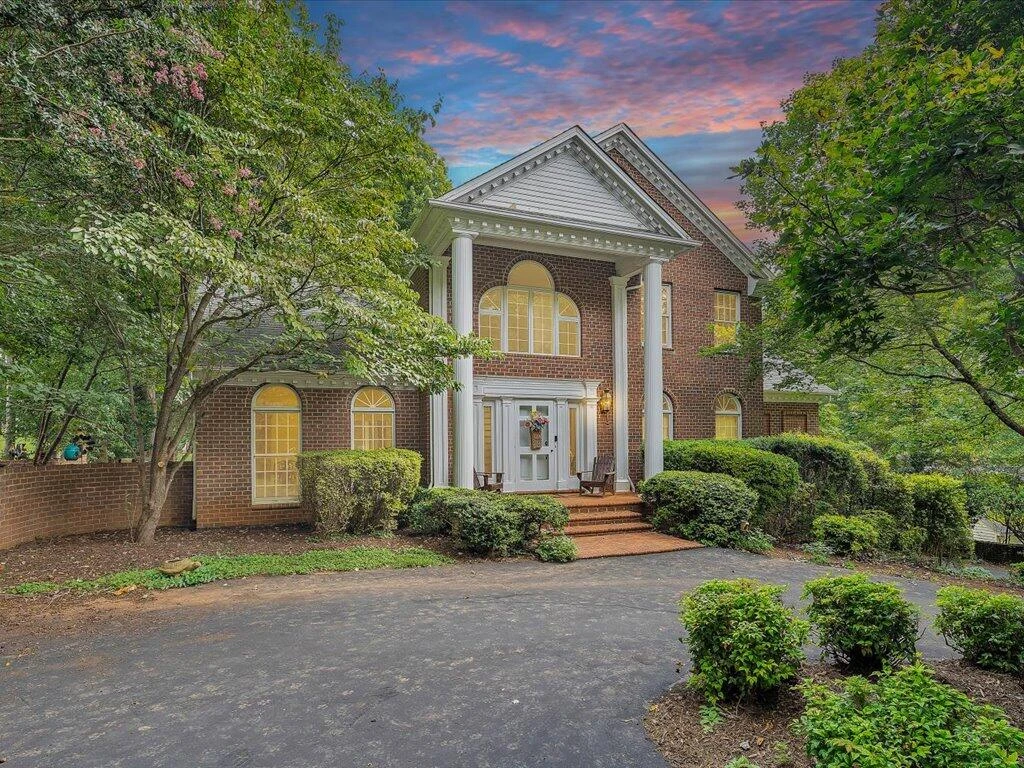 235 Leatherwood CIR