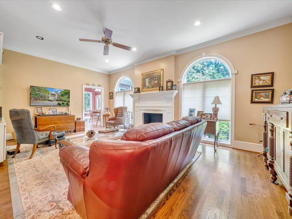 235 Leatherwood CIR - Photo 18