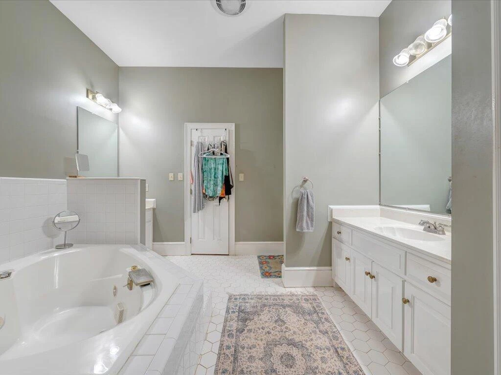 235 Leatherwood CIR - Photo 24