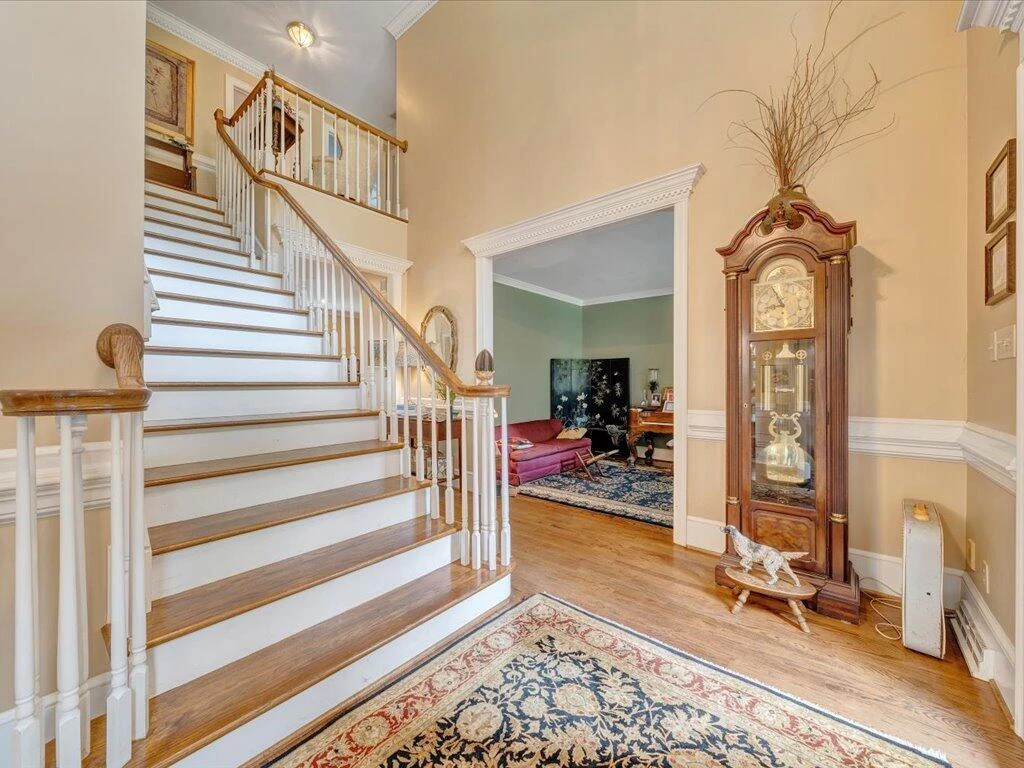 235 Leatherwood CIR - Photo 4