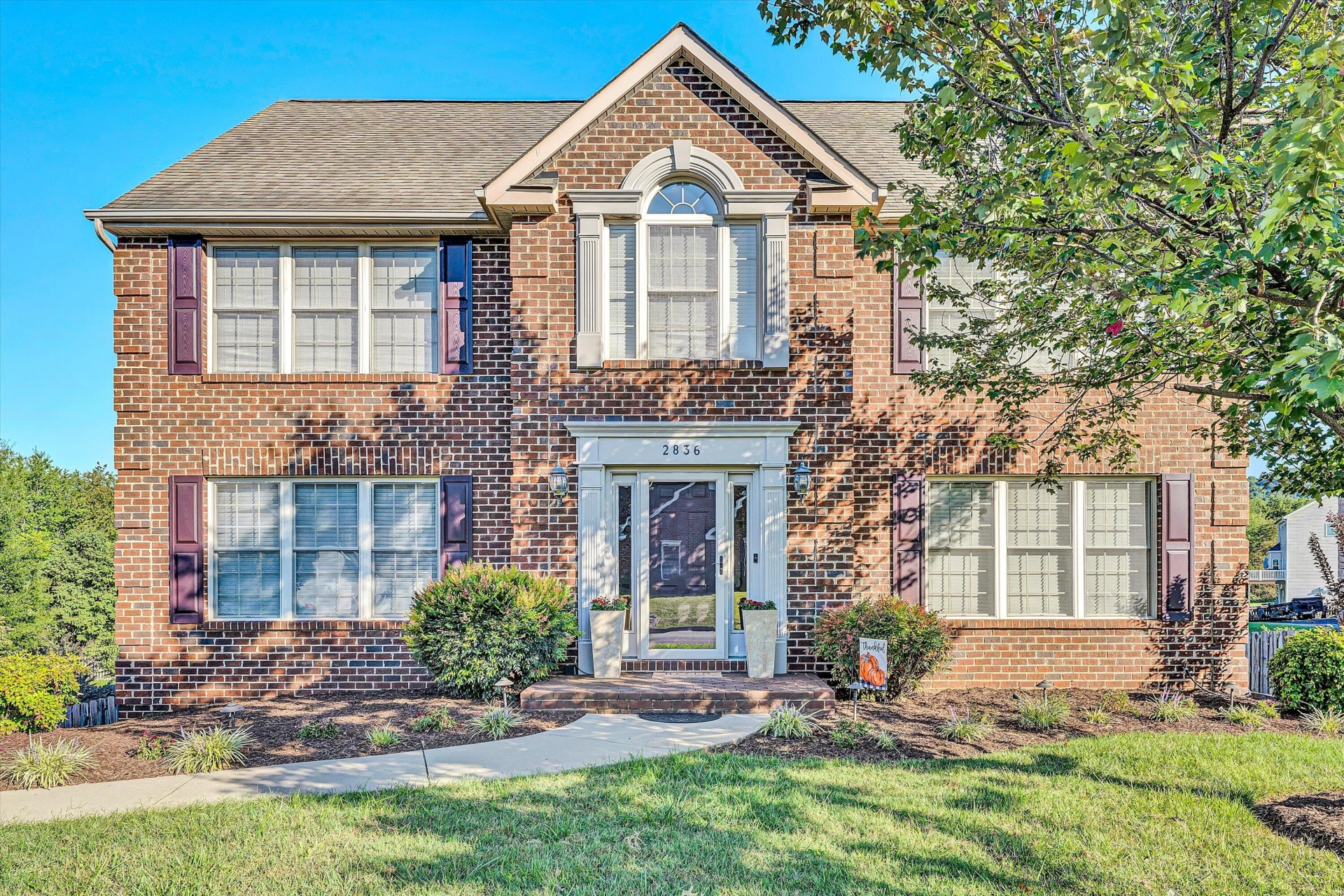 2836 Matthew DR - Photo 2