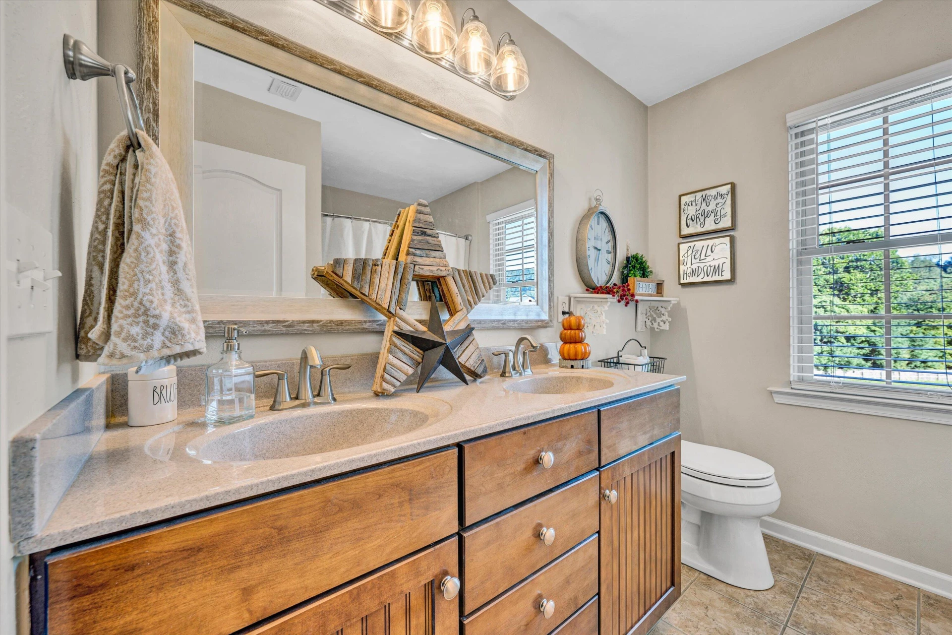 2836 Matthew DR - Photo 24