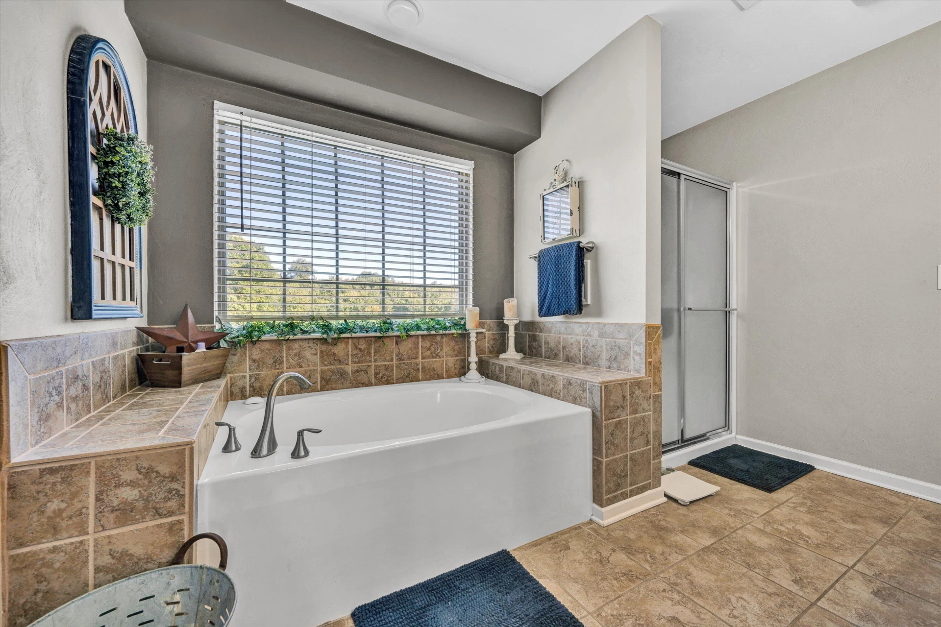 2836 Matthew DR - Photo 28