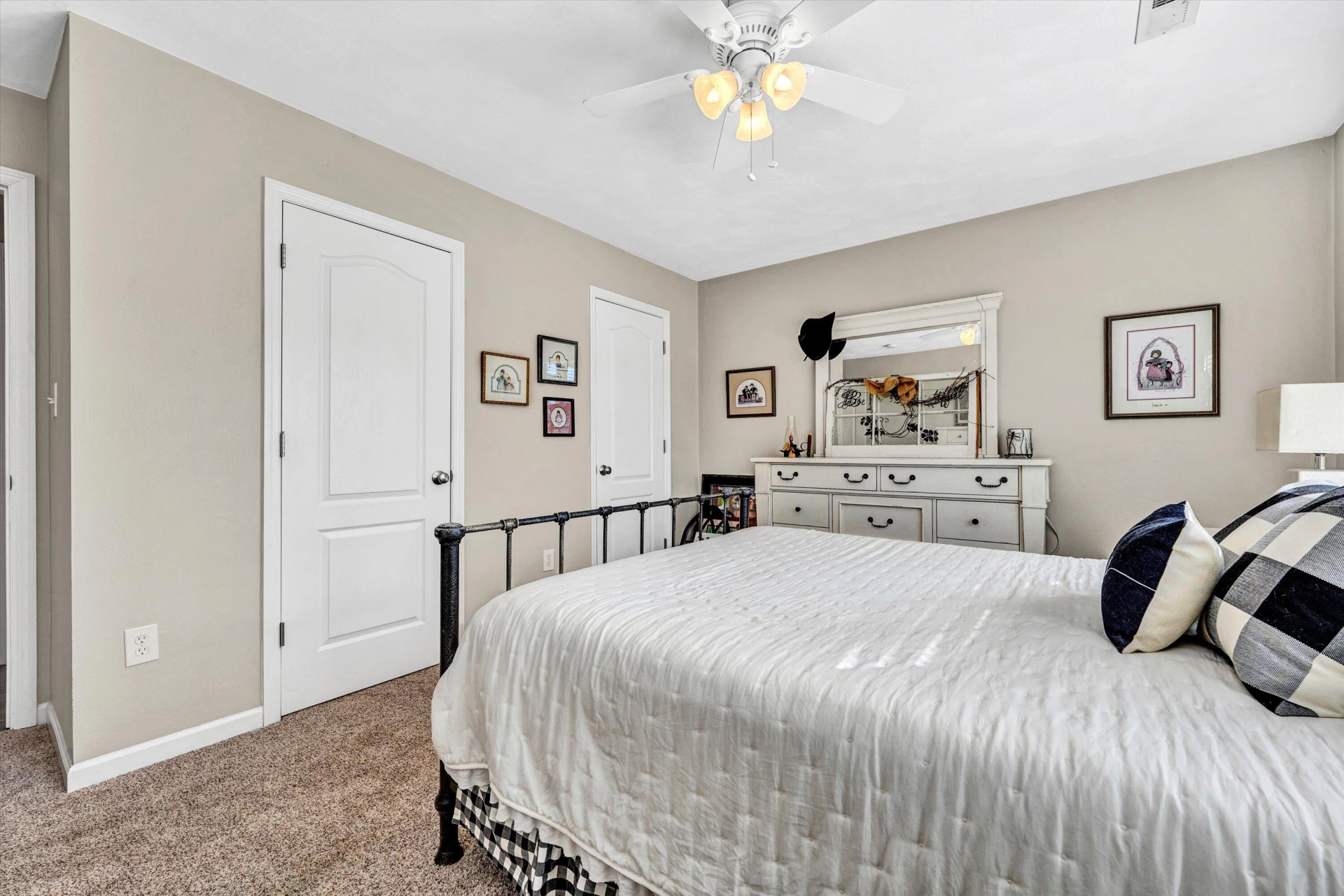 2836 Matthew DR - Photo 36