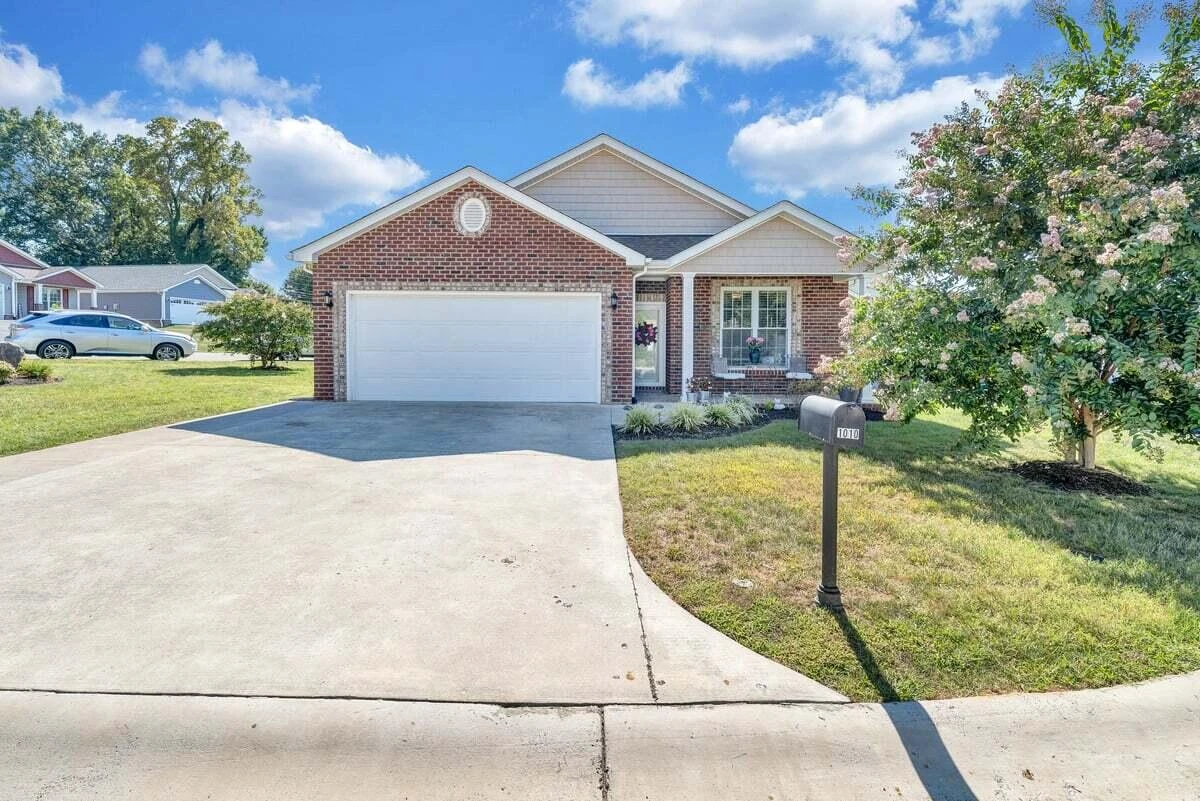 1010 Big Ben DR - Photo 3