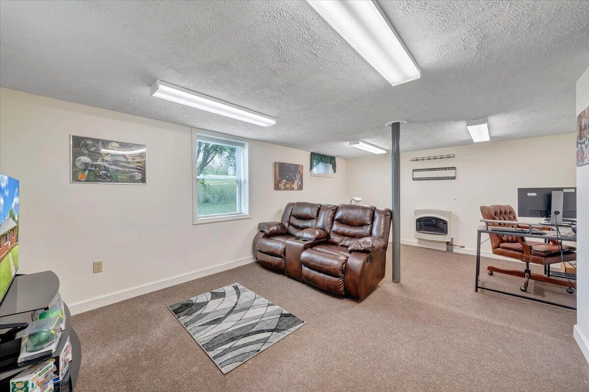 1141 Vivian AVE - Photo 36