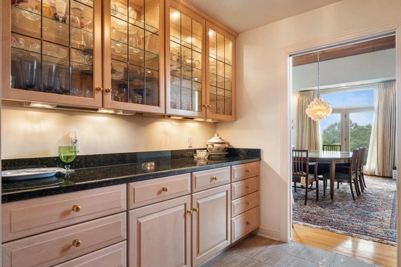 1505 Highland CIR - Photo 15